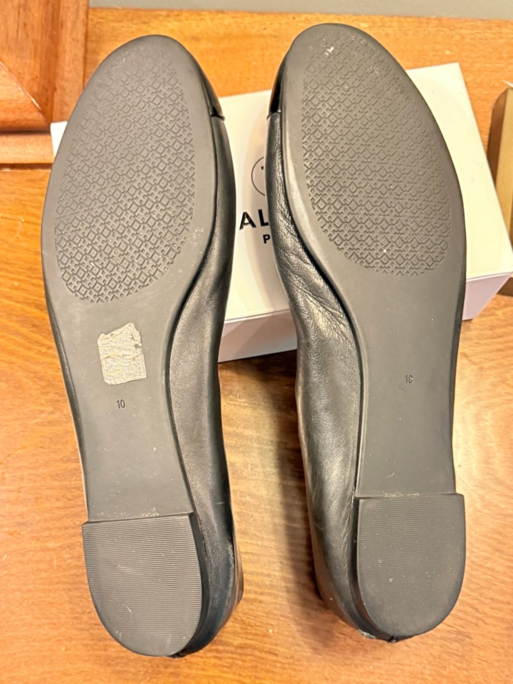 Tory Burch Everly Black Gold Leather Logo Cap-Toe Ballet Flats Size 10 - Picture 9 of 10
